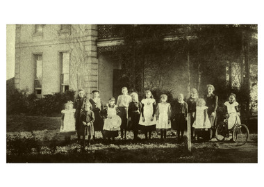 Photograph, Students outside 'Old Korowa' at Wattle Tree Road c1900