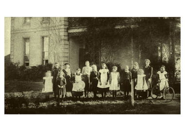 Photograph, Students outside 'Old Korowa' at Wattle Tree Road c1900