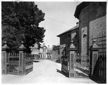 Photograph (Item), School Gates -  Ranfurlie Crescent front gates 1938