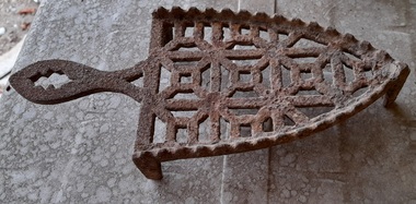 Domestic object - Trivet, Hot Iron Trivet