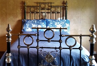 Furniture - Bed, Iron Bedstead