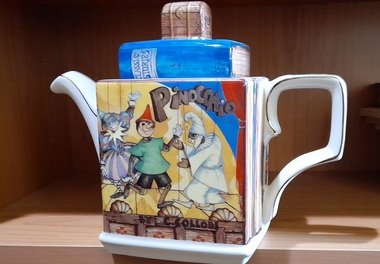 Functional object - Teapot, Pinnochio tea pot