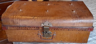 Container - travelling trunk, tin trunk