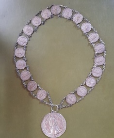 Decorative object - souvenir chain medallion necklace, Ann de Breton Medallion