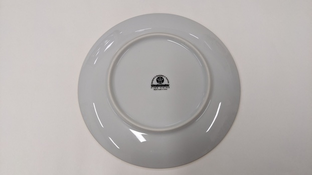 Base of white underplate