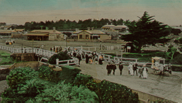 People walking across the bridge over the Mordialloc Creek