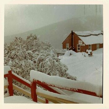Norma Tullo's Lodge in deep snow. Image taken from Bowna Lodge