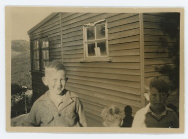 John Meyer and Colin Dunn at Skyline lodge in background