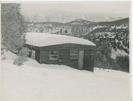An image of Skyline Lodge with medium snow cover.