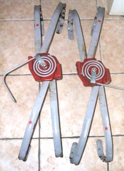 Set of snow wheel clamp set
