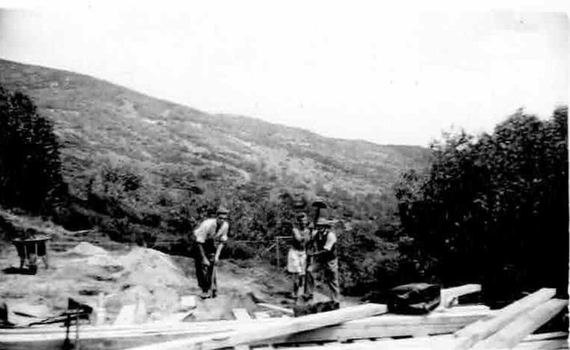 Constructing "Grand Coeur" - Hard at work