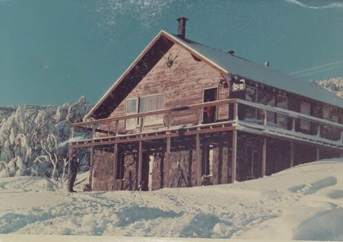 Koki Alpine Lodge - side view