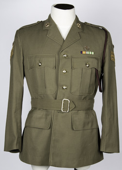 Australian Army Service Dress Jacket, Staff SGT, Vietnam Ribbons, Infantry Combat Badge, 9 Bn Royal Australian Regiment
