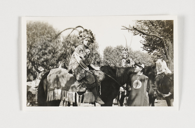 Photograph - Three photographs : Bendigo Easter Fair, 27 April, 1938