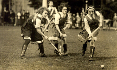 Photograph, LGS vs St. Catherine's (1932)
