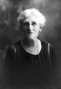 Photograph, Photograph of Lilian Irving