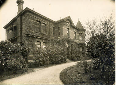 Photograph, Lauriston's Junior Student' Boarding House, Wykeham Lodge, 1919 to 1932