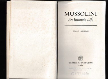Book, Thames and Hudson, Mussolini : an intimate life, 1953
