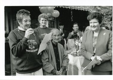 Photograph - KNH Item 5_4_005, Opening of KNH Upstairs Extension 1992 - Group photo