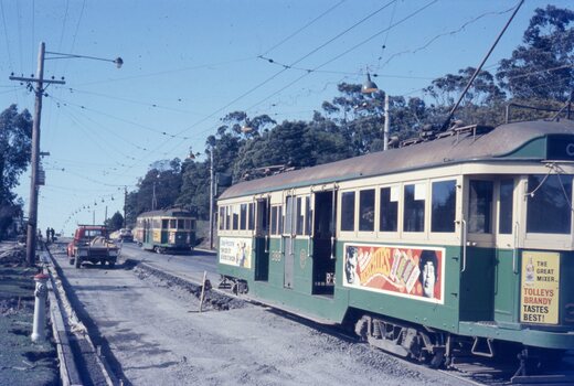 W2 388 meets W2 344 on Wattle park loop