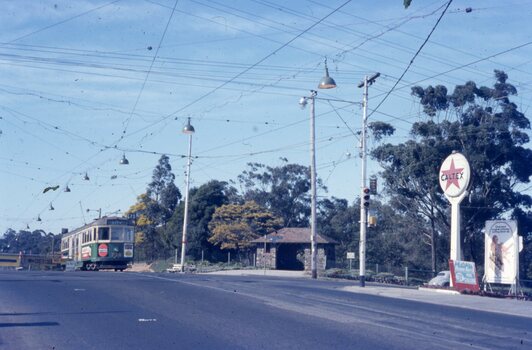  W5 738 at Warragul Road