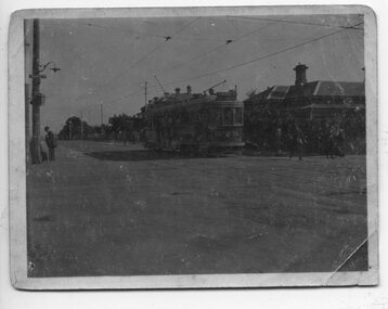Photograph - HTT Tram 15 at Glenferrie and Riversdale Roads 1916-1920