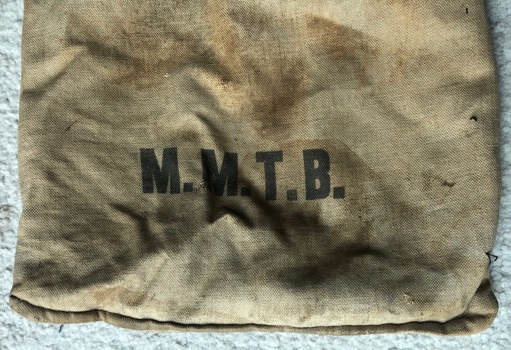 MMTB Cloth Cash bag - front - close up