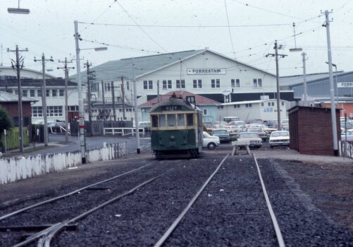 W2 571, at Airport terminus alongside Vaughan St on the last morning of the use of this terminus.  