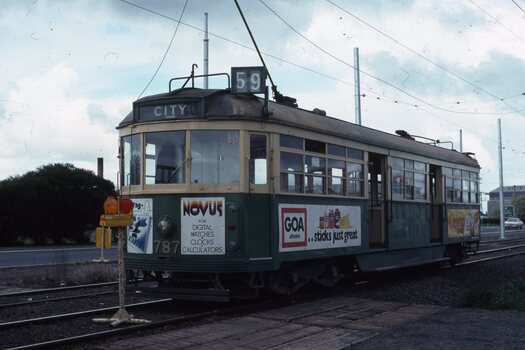 SW5 787, temporary terminus in Mathews Ave