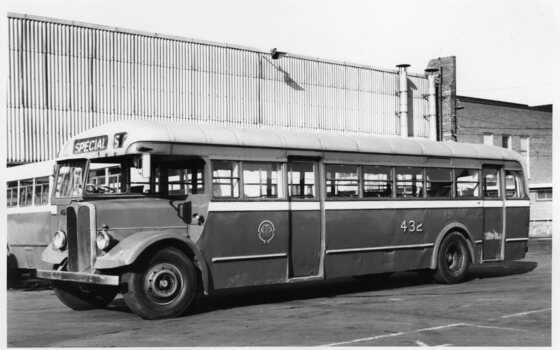 Black and White photograph of MMTB Bus 432