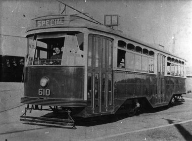 Black and White - Tram Y1 610.