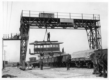 Black and White - Loading cable car 88 at Spencer St or Flinders St yard  - 1 of 3