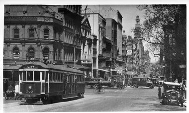 Black and White - W Class Tram 272 in Collins St at Swanston St - no route number boxes