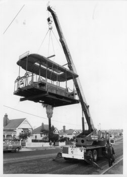 Grip car 436 being craned out of Alf Twentymen's Northcote residence.