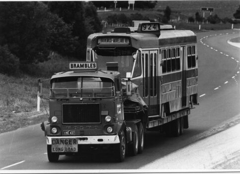 Z86 being transported to Orange 10-1997 - Herald Sun - photo 2