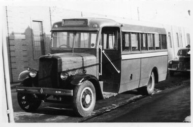Photograph - MMTB Bus 33 Photo, Melbourne & Metropolitan Tramways Board (MMTB), MMTB Bus 33 after sale Leyland Cub Chassis with Ruskin body at 8 Aug 1954, 1930
