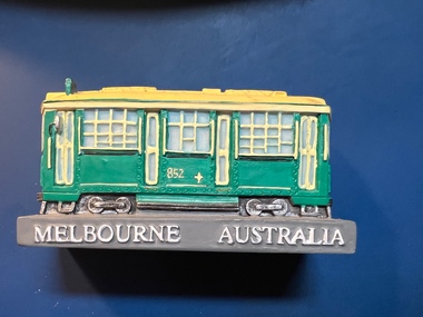 Model tram - No. 852