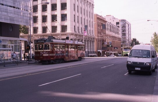 City Circle car 925 at corner of Spencer and Collins Streets