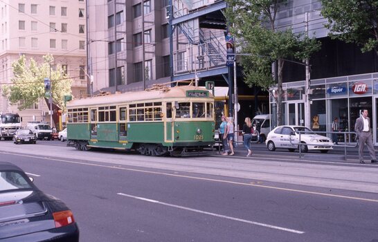 W7 1021 in Collins St