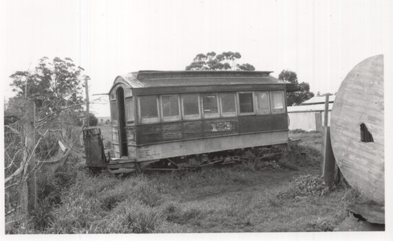Black and White  - cable trailer 153 near St Arnuard