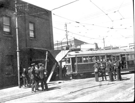 Tram W 301 derailed Glenferrie & Coldblo Roads.