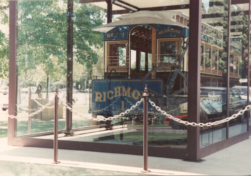 Cable tram set 1 on display - Russell St.