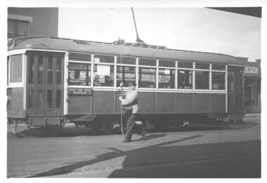 Black and white - X1 461 Ballarat Road terminus