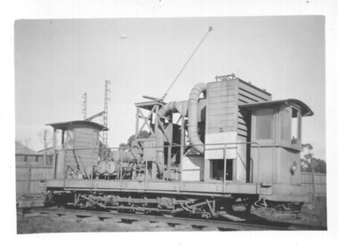Black and white - Track cleaner No. 6