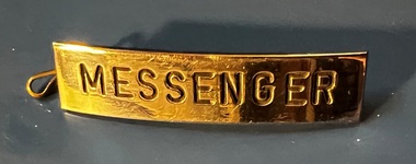 Silver finish badge - "Messenger"