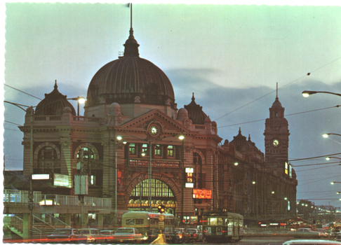 "Flinders Street Railway Station"