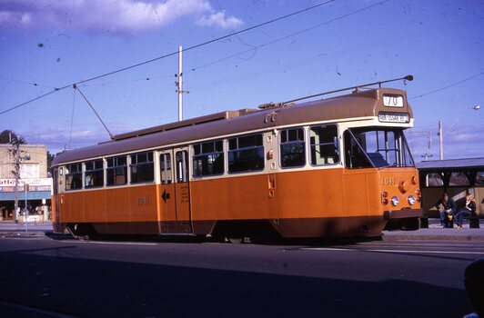 Wattle Park terminus, route 70, in second half of 1973 show the changes to the color scheme. 