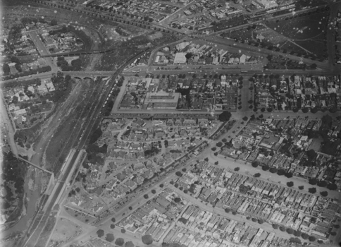 "Merri Creek on CD, of looking from above Rushall station towards Clifton Hill Station