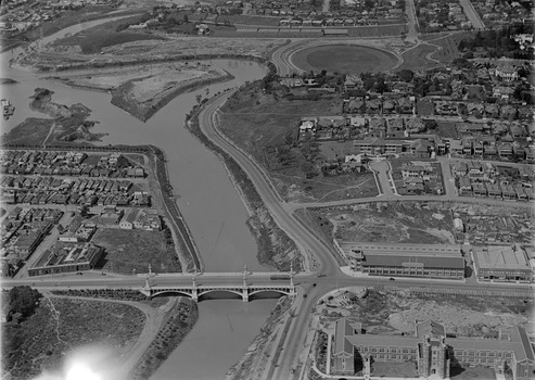 Richmond looking east along the Yarra River