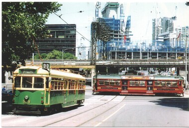 Melbourne trams 929 and a City Circle tram